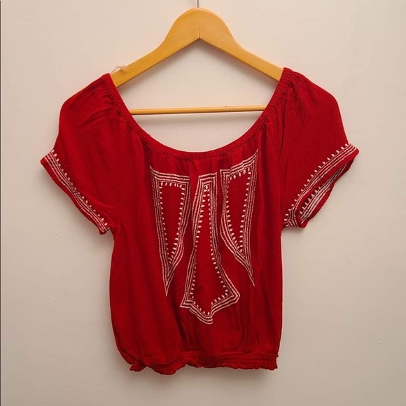 💗3/$25 Dynamite Red Off Shoulder Crop Blouse - Picture 2 of 4